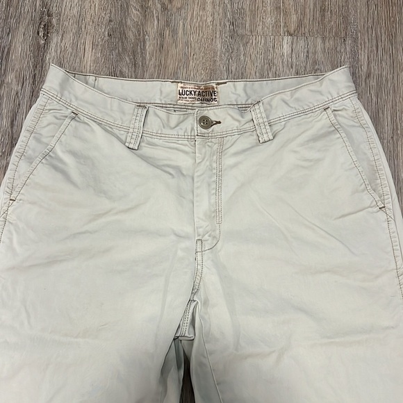 Lucky Brand Rescue Troops Do Your Part Lucky Active Chinos - Picture 3 of 16